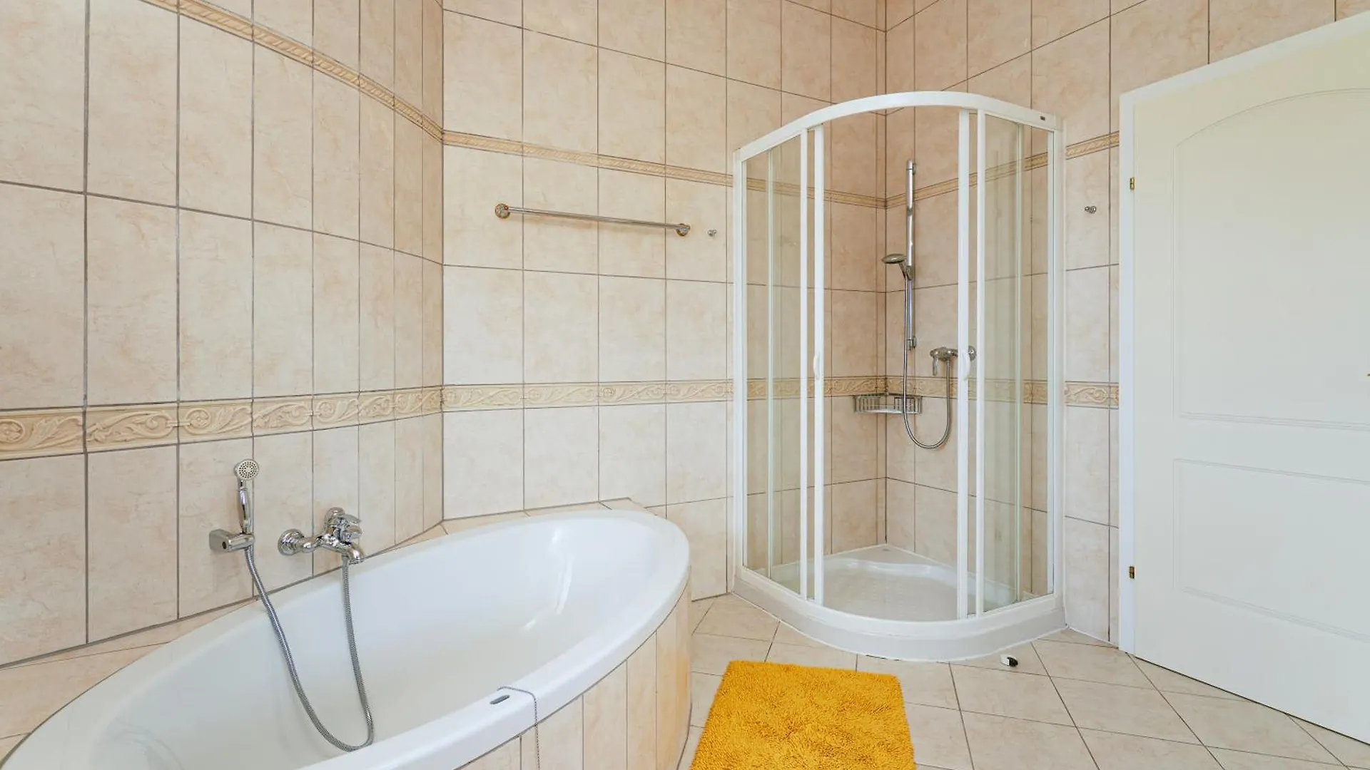 Villa Impresionante Al Canal Con Piscina Empuriabrava