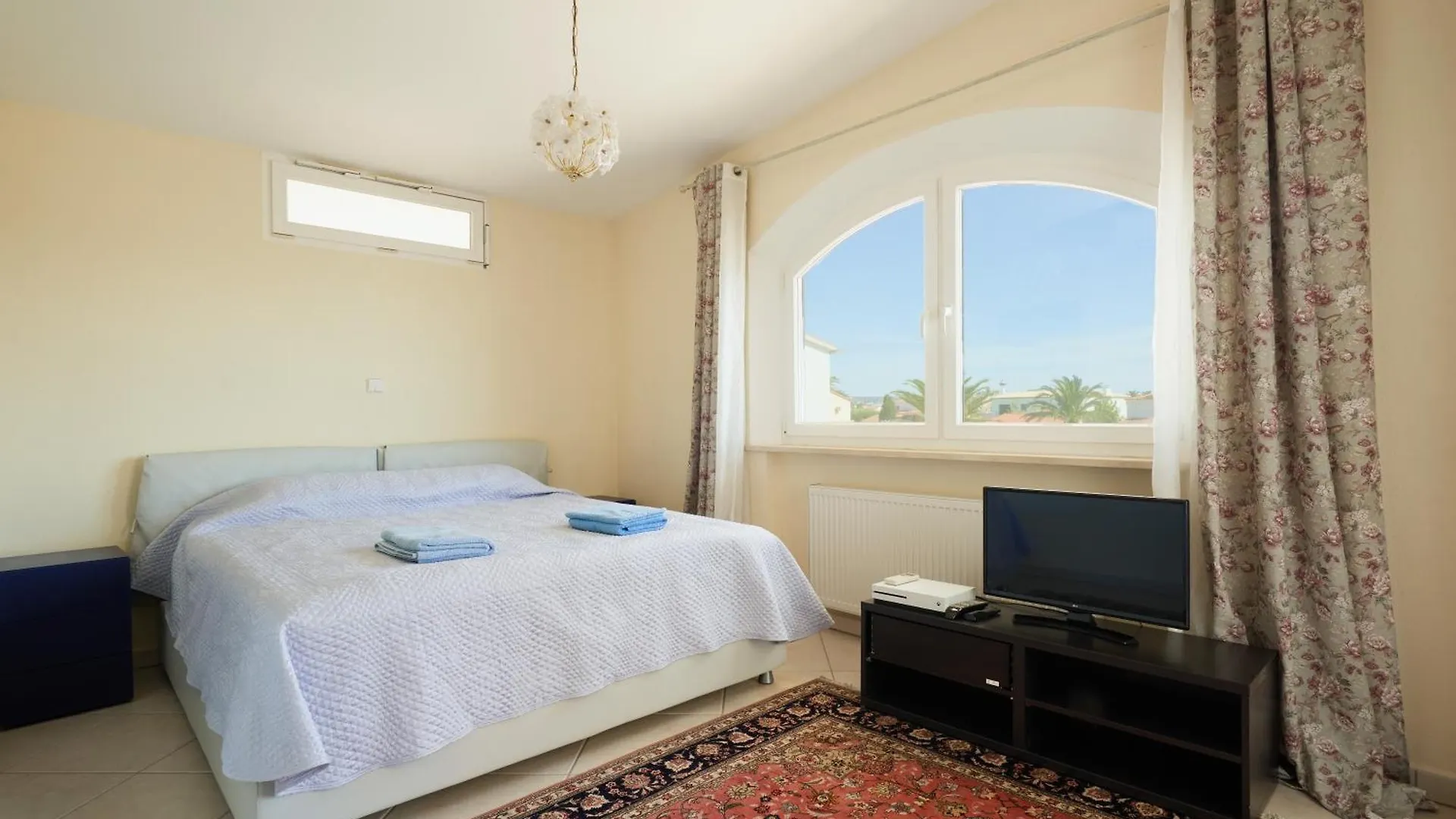 Villa Impresionante Al Canal Con Piscina Empuriabrava