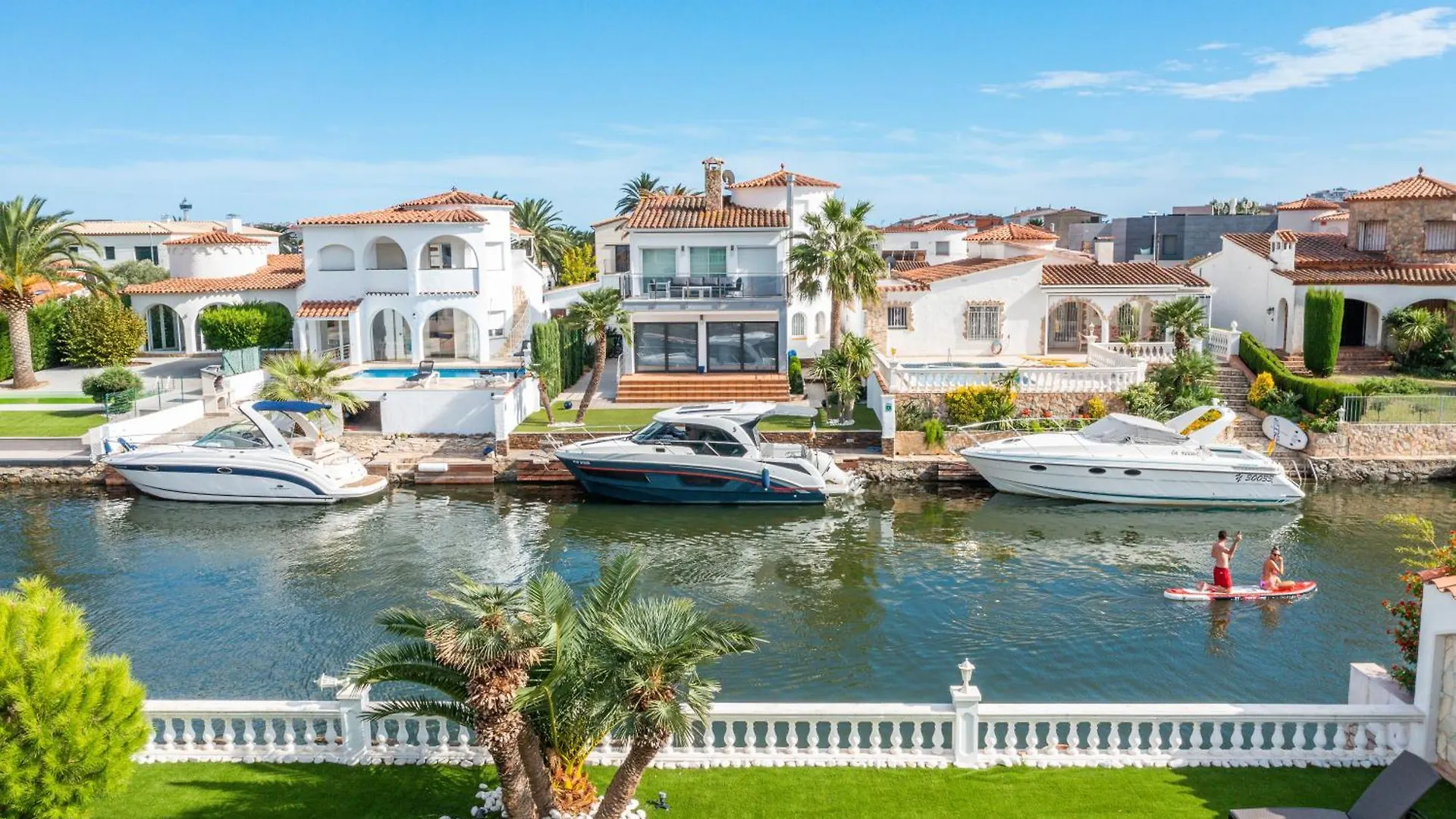 Villa Impresionante Al Canal Con Piscina Empuriabrava