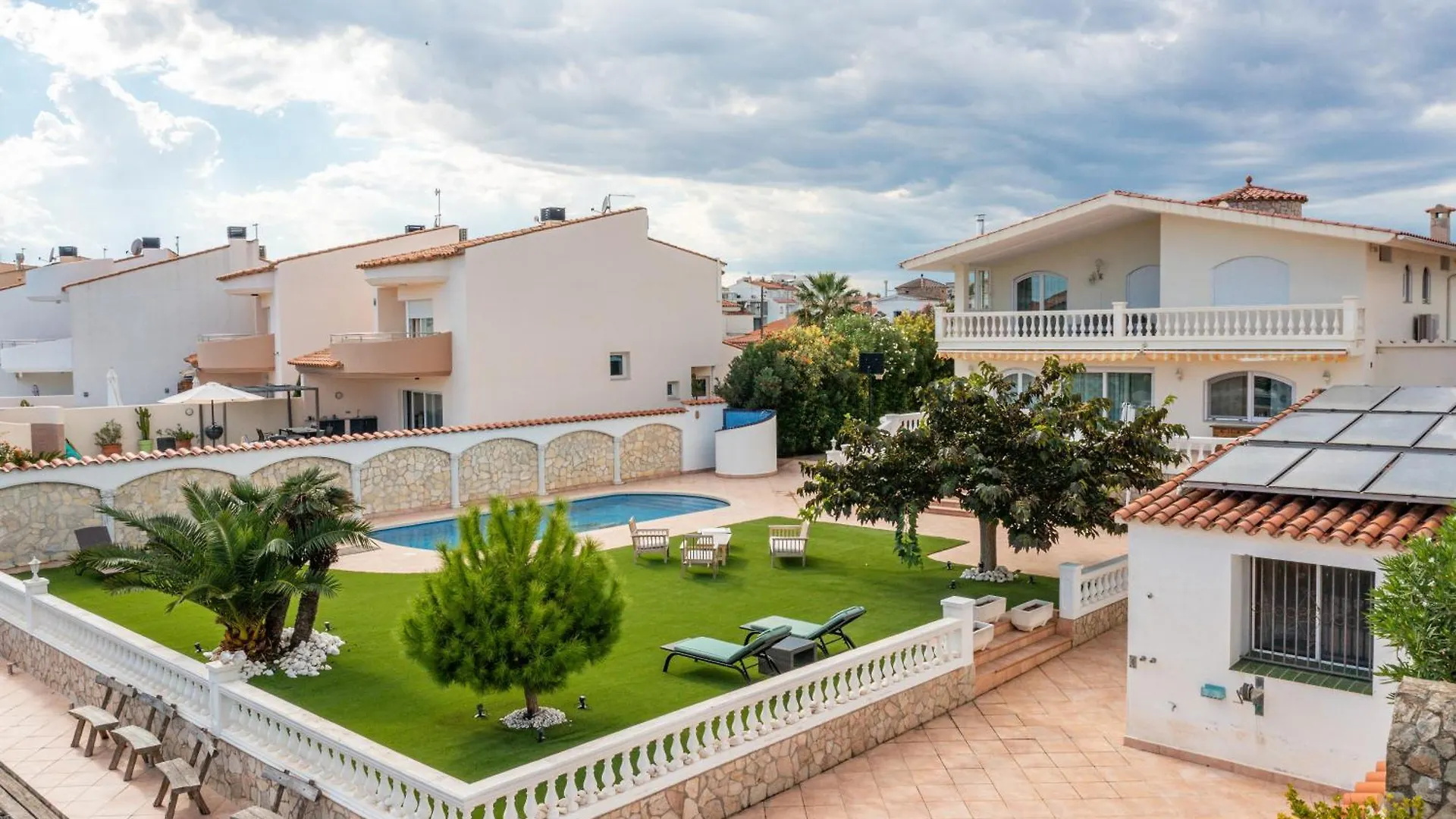 Villa Impresionante Al Canal Con Piscina Empuriabrava